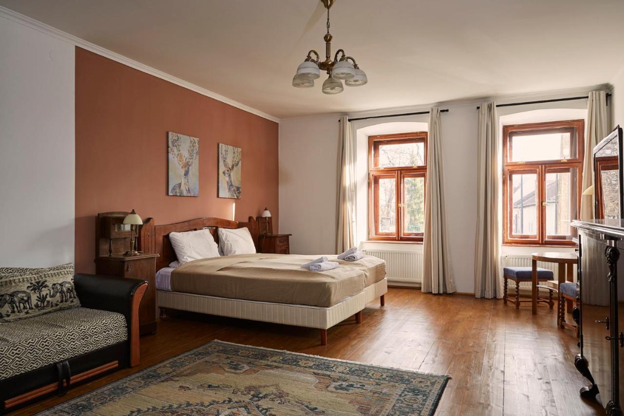 Preselo Pinceszet Es Vendeghaz Bed & Breakfast Erdobenye Exterior photo